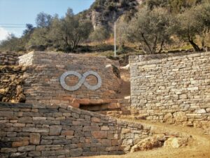 Mur de soutènement en pierre sèche