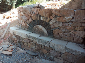 Mur de soutènement et banc intégré, Cheminas, Ardèche