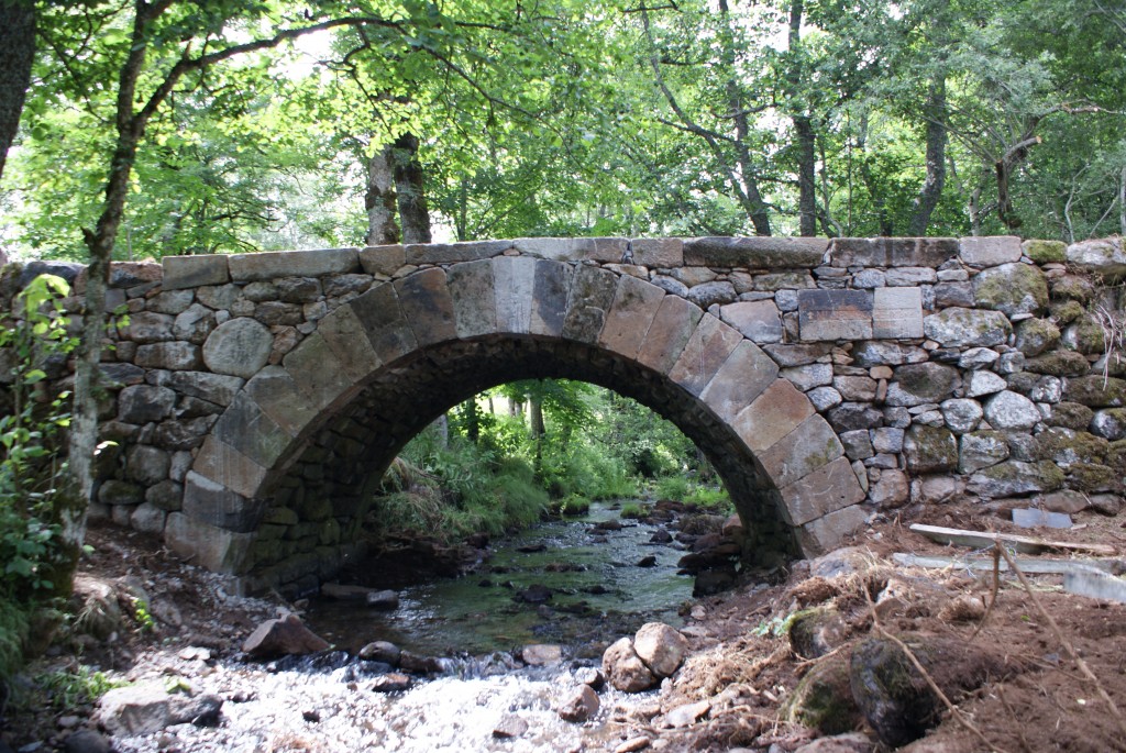 Pont en pierre Sèche - Pont d'Antony Cantal